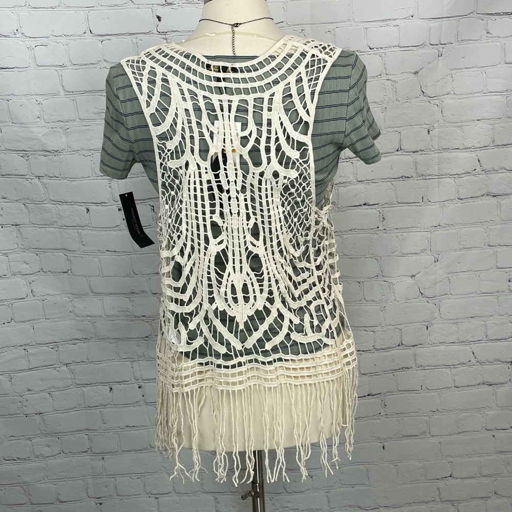 Cupio NWT Women's Boho Sleeveless Open Front Crochet Vest Fringed Hem S/M - Picture 2 of 10